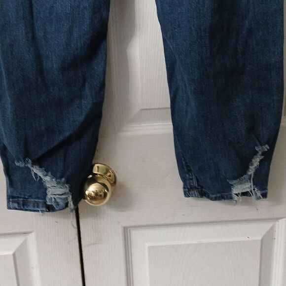 Gogo distressed curvy mom jeans   Sz 11 Juniors EUC - Picture 5 of 8